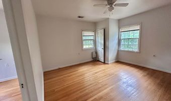 1208 S CLEVELAND St Top Floor, Arlington, VA 22204