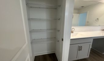 190 Peeps Ct, Adkins, TX 78101