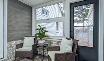 1872 Pickle Rd, Akron, OH 44312