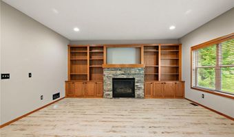 11301 69th St NE, Albertville, MN 55301