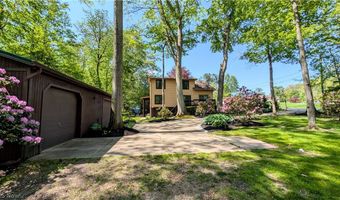 6409 Old Wood Rd, Ashtabula, OH 44004