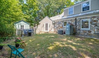 18 Plum Tree Rd, Amherst, MA 01002