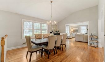 51 Normandy Ct, Middletown, NJ 07748