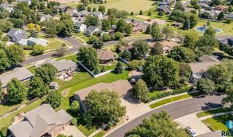 412 E Meadowlark Cir, Brandon, SD 57005
