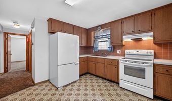 1 Ridgeway Ave, Billerica, MA 01821