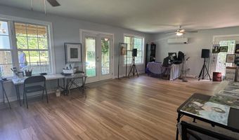 304 S Magnolia Ave, Andrews, SC 29510