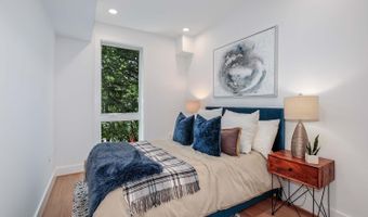 2601 30TH St NE 11, Washington, DC 20018