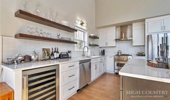 731 River Run Rd, Banner Elk, NC 28604