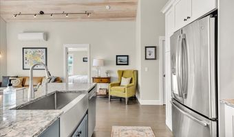 48 Ocean St, Belfast, ME 04915
