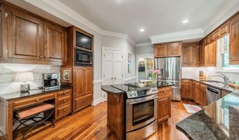 403 Meadowood Dr, Burlington, NC 27215