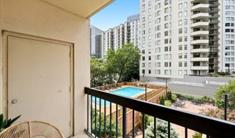 1211 S EADS St S 305, Arlington, VA 22202