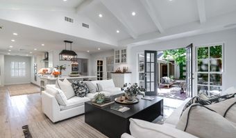 2051 Mendocino Ln, Altadena, CA 91001