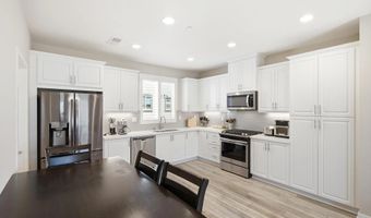 2572 S Escondido Blvd 808, Escondido, CA 92025
