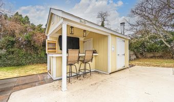 48 W BOLTON Ave, Absecon, NJ 08201