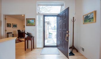 2222 Stonebridge Dr N, Ann Arbor, MI 48108