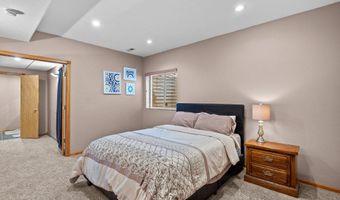 1629 Ashwood Dr, Altoona, IA 50009