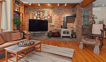 267 S Cove Rd, Burlington, VT 05401