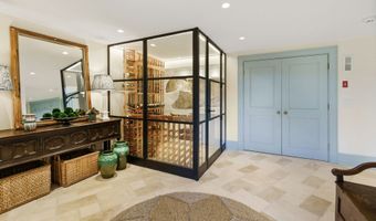 25 Tokeneke Trl, Darien, CT 06820