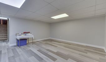 1640 Ridge Hill Ln, Indianapolis, IN 46217