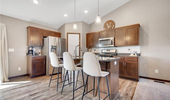 904 Palm Cir, Annandale, MN 55302