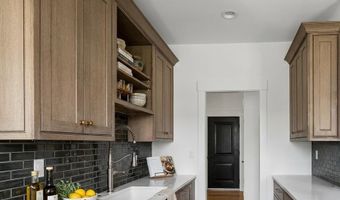 1 Cobtail Way, Bedford, NH 03110