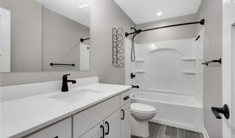 15590 Duck Trail Ln, Apple Valley, MN 55124