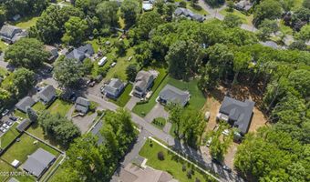129 Magnolia Ln, Middletown, NJ 07748