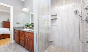 176 Fox Hollow Ln, Bristol, CT 06010