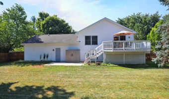 910 S Vista Dr, Algonquin, IL 60102