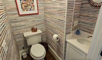 209 Coggeshall Ave, Newport, RI 02840
