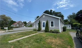 53 Center Ave, Middletown, RI 02842