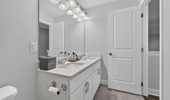 3062 N Spurway Dr, Ann Arbor, MI 48105