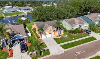 318 LOOKOUT Dr, Apollo Beach, FL 33572