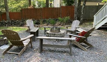 6 Basswood Ct, Albrightsville, PA 18210