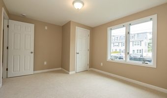 39 Neillian St 39, Bedford, MA 01730