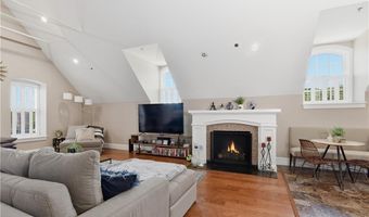 1000 Chapel View Blvd 306, Cranston, RI 02920