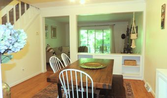 707 Timber Ln 707, Canton, CT 06019