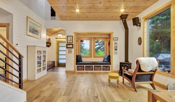 12121 Ginami St, Anchorage, AK 99516