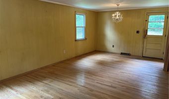 10 Lawnwood Rd, Coventry, RI 02816