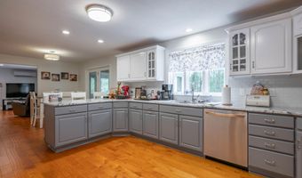 21 Tamarack Ln, Amherst, NH 03031