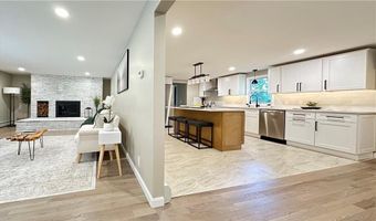 115 Hill Top Dr, Johnston, RI 02919