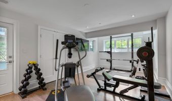 4964 ESKRIDGE Ter NW, Washington, DC 20016