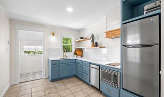 804 NW B St, Bentonville, AR 72712
