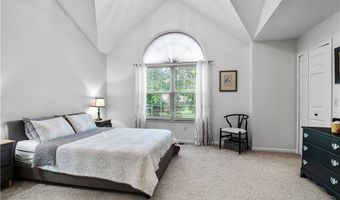 6809 Meadow Ln, Middleburg Heights, OH 44130