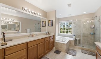 705 N ASHTON St, Alexandria, VA 22312