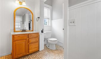 291 Maple Ave 2, Barrington, RI 02806