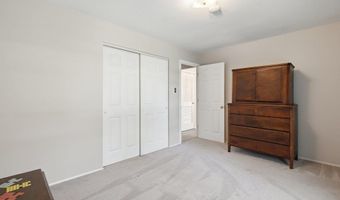 893 Oklahoma Ave, Ballwin, MO 63021