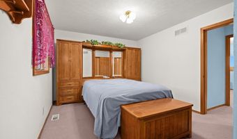 11938 Davis Rd, Alhambra, IL 62001