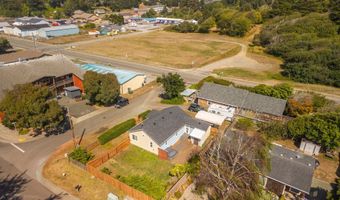 520 5TH St, Bandon, OR 97411