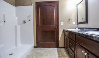 1917 S Lawson St, Aberdeen, SD 57401